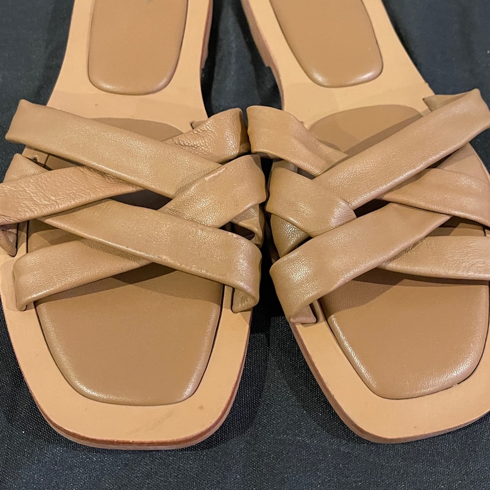 Crevo Women's Tan Cross-Strap Sandals - Picture 4 of 5